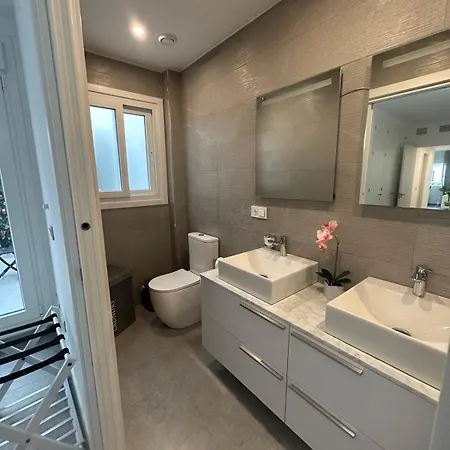 Apartment Cozy 2 Min From The