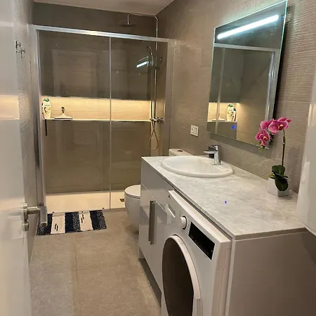 Cozy 2 Min From The Апартаменты Фуэнхирола